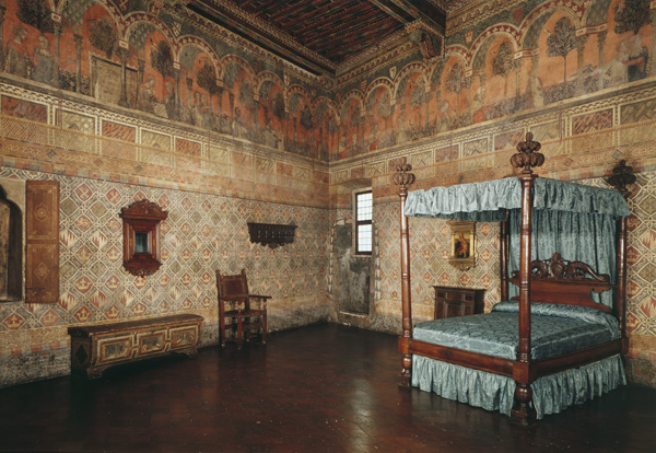 A second-floor bedroom<br />Palazzo Davanzati, Florence<br />Scala/Art Resource, NY