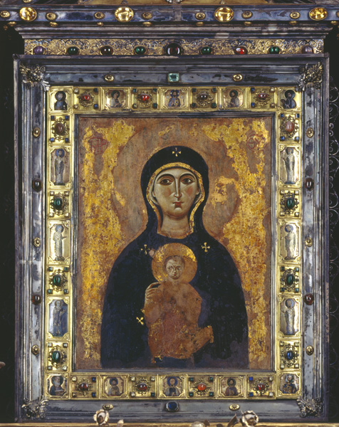 Byzantine, 9th century<br />Icon of the <i>Virgin Nikopeia</i> at the Altar of the Madonna<br />Tempera and enamel on wood<br />S. Marco, Venice<br />Cameraphoto Arte, Venice/Art Resource, NY
