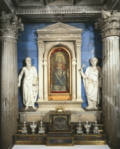 Florentine, 11th century<br /><i>Tempietto della Madonna, “The Impruneta”</i><br />Altarpiece painting on panel<br />S. Maria, Impruneta, Italy<br />Scala/Art Resource, NY